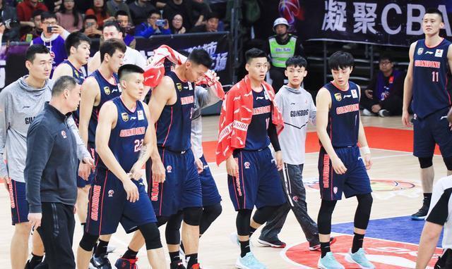 包含马拉松联赛上演强强对话，吴越霹雳队逆转齐鲁天虎队，团队配合流畅；防守强度拉满的词条