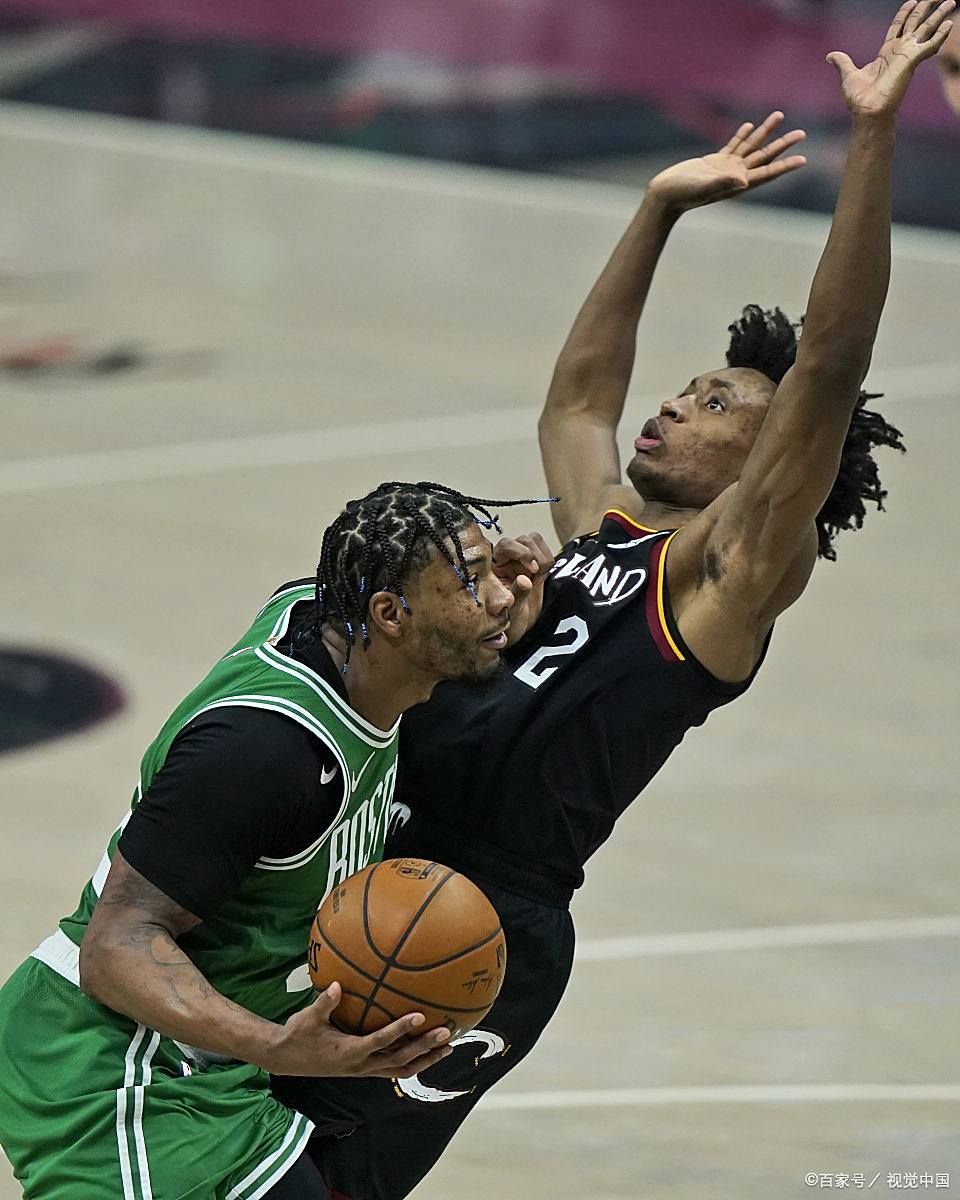 波士顿凯尔特人训练开放日，冲刺阶段造点机会引欢呼，NBA常规赛在即，年轻球员得到机会的简单介绍