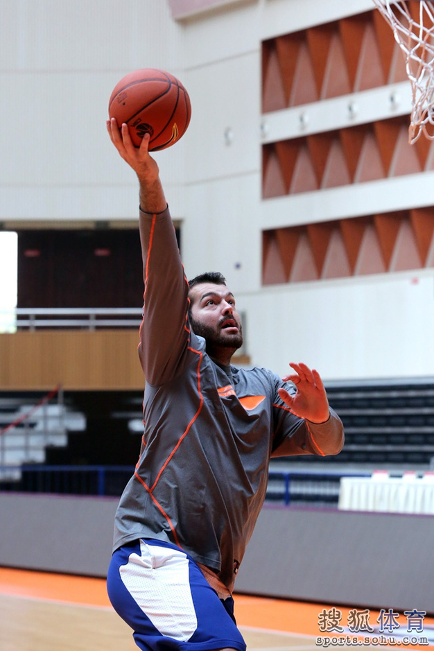 冲刺阶段奥兰多魔术备战欧篮联，队长鼓劲细节曝光，底气十足，医务组通报恢复的简单介绍